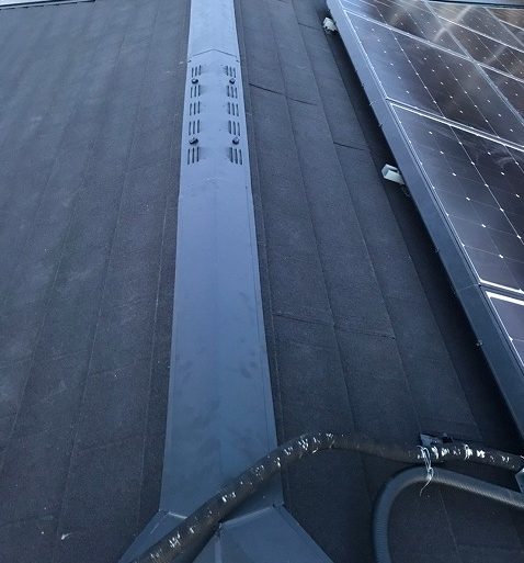 スレート屋根から横暖ルーフを使った屋根カバー工事を行いました！川口市屋根カバー工事　横暖ルーフαｓ　ニチハ　センタールーフ　スレートボロボロ　ガルバリウム鋼板　